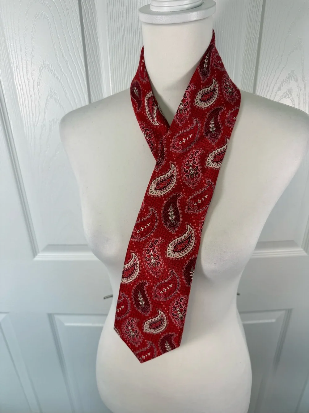 Robert Talbott Nordstrom Red Paisley Silk Tie Hand Sewn Italy Designer Mens